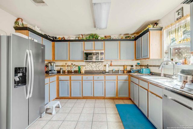 10003 Crystal View, Universal City, TX 78148