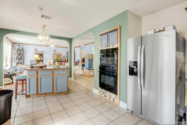 10003 Crystal View, Universal City, TX 78148