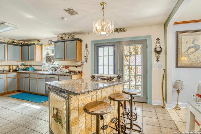 10003 Crystal View, Universal City, TX 78148