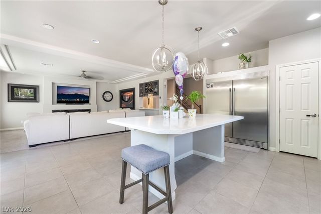 5975 Rockway Glen Avenue, Las Vegas, NV 89141
