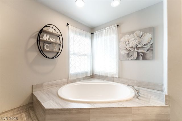 5975 Rockway Glen Avenue, Las Vegas, NV 89141