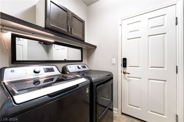 5975 Rockway Glen Avenue, Las Vegas, NV 89141