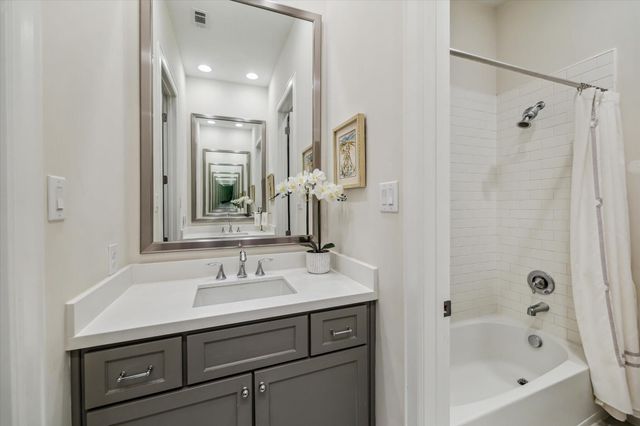 1126 Lake Pointe Parkway, Sugar Land, TX 77478