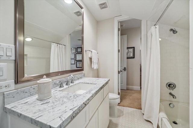 1126 Lake Pointe Parkway, Sugar Land, TX 77478