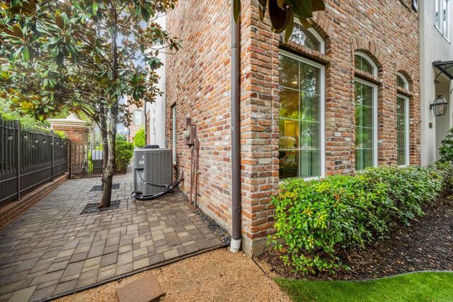 1126 Lake Pointe Parkway, Sugar Land, TX 77478