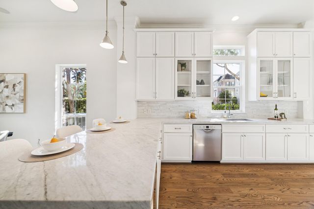 1126 Lake Pointe Parkway, Sugar Land, TX 77478