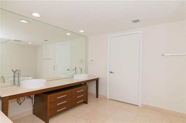 465 Brickell Avenue, Miami, FL 33131