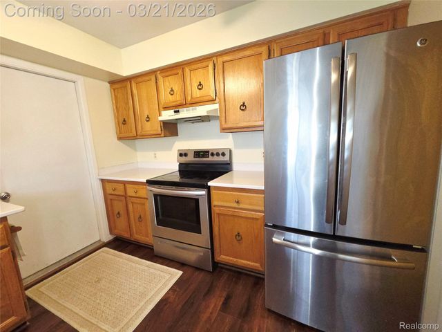 11700 Amber Le Drive, Warren, MI 48093