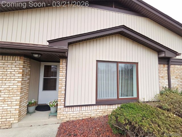 11700 Amber Le Drive, Warren, MI 48093