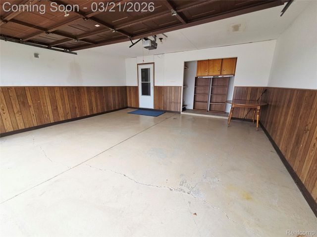 11700 Amber Le Drive, Warren, MI 48093