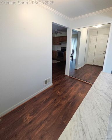 11700 Amber Le Drive, Warren, MI 48093