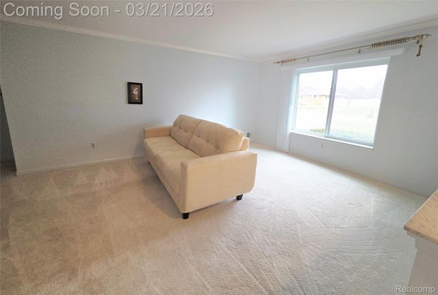 11700 Amber Le Drive, Warren, MI 48093