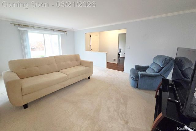 11700 Amber Le Drive, Warren, MI 48093