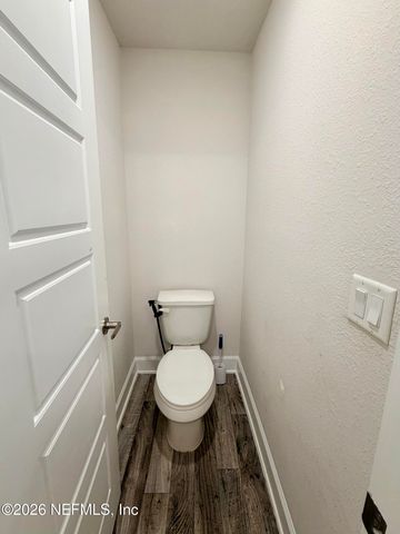 8124 HELMSLEY Boulevard, Jacksonville, FL 32219