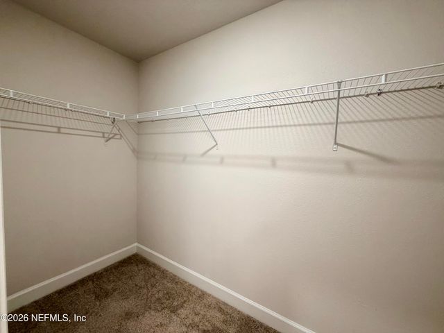 8124 HELMSLEY Boulevard, Jacksonville, FL 32219