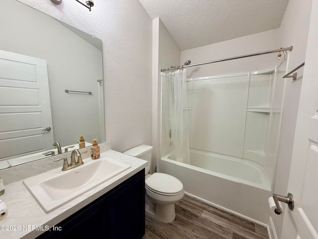 8124 HELMSLEY Boulevard, Jacksonville, FL 32219