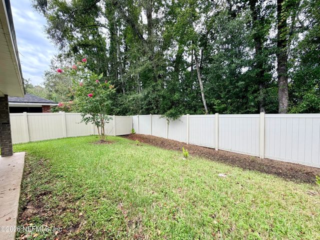 8124 HELMSLEY Boulevard, Jacksonville, FL 32219