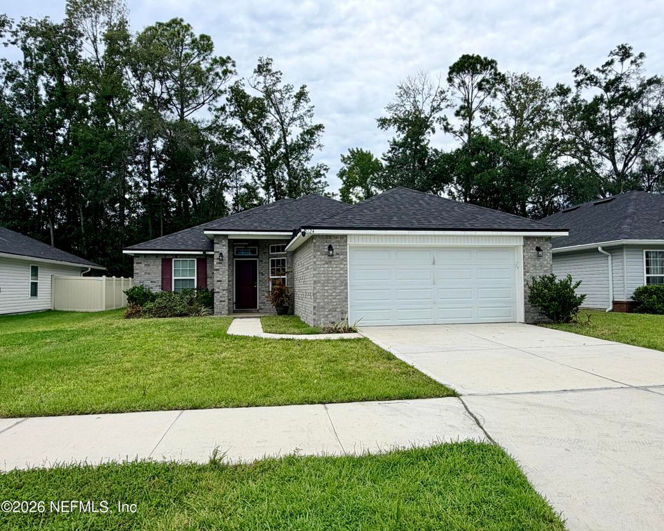 8124 HELMSLEY Boulevard, Jacksonville, FL 32219