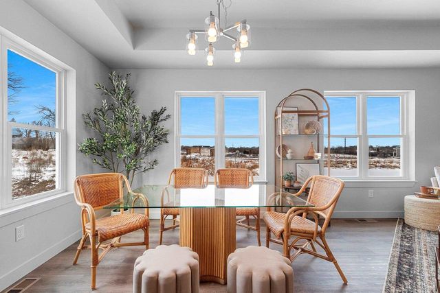 210 CLUBHOUSE LANE, Kimberly, WI 54913