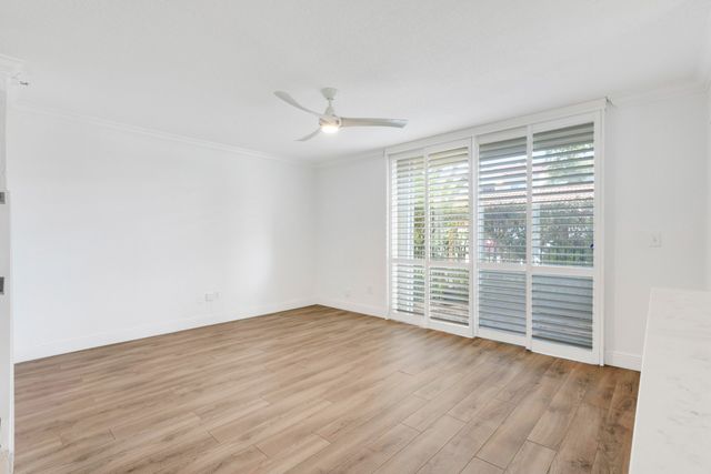 127 Yacht Club Way 101, Hypoluxo, FL 33462