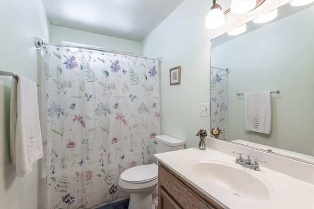 1045 North Boulevard, Shasta Lake, CA 96019