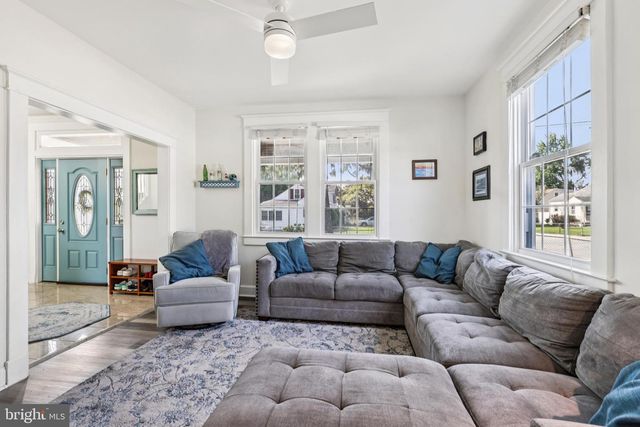 300 TOWNSEND AVE, Baltimore, MD 21225
