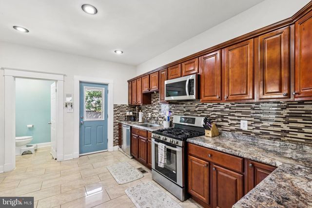 300 TOWNSEND AVE, Baltimore, MD 21225