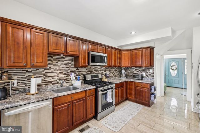 300 TOWNSEND AVE, Baltimore, MD 21225