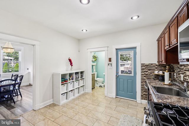 300 TOWNSEND AVE, Baltimore, MD 21225
