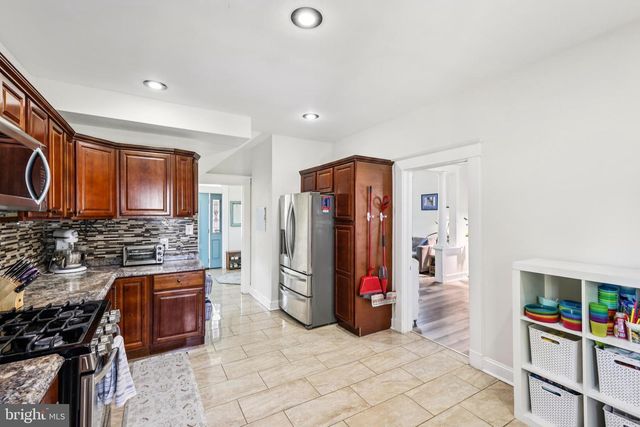 300 TOWNSEND AVE, Baltimore, MD 21225
