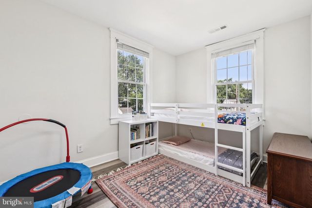 300 TOWNSEND AVE, Baltimore, MD 21225