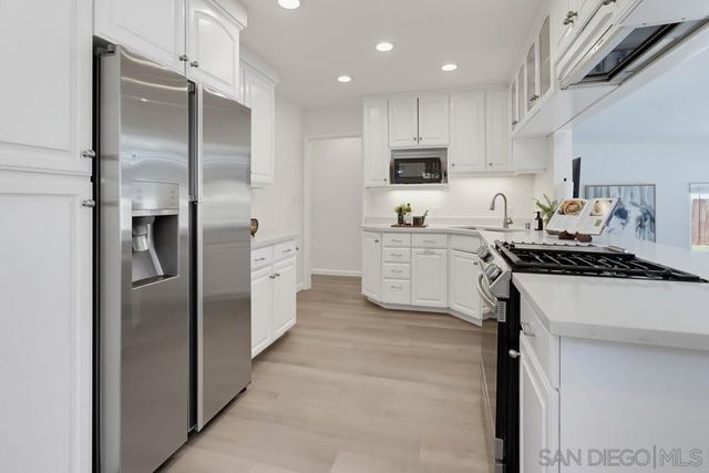 6930 Bruce Ct, La Mesa, CA 91942