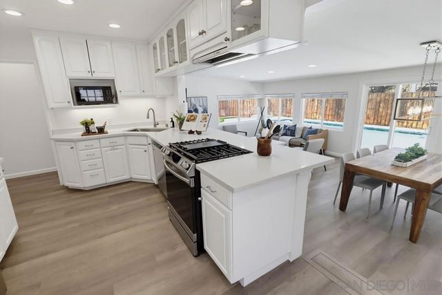 6930 Bruce Ct, La Mesa, CA 91942
