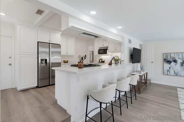 6930 Bruce Ct, La Mesa, CA 91942