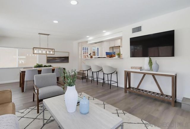 6930 Bruce Ct, La Mesa, CA 91942