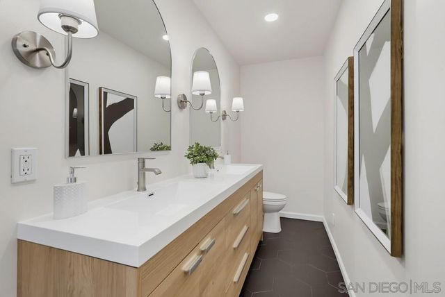 6930 Bruce Ct, La Mesa, CA 91942