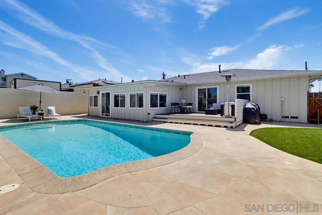 6930 Bruce Ct, La Mesa, CA 91942