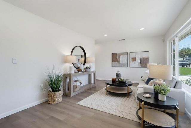 6930 Bruce Ct, La Mesa, CA 91942