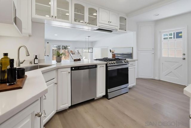 6930 Bruce Ct, La Mesa, CA 91942
