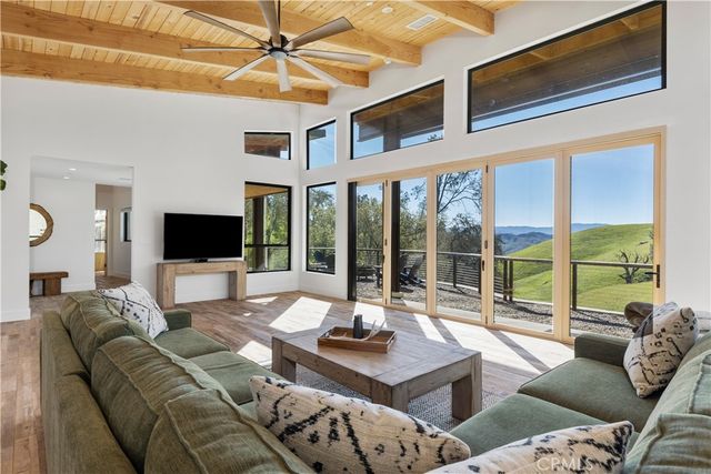 3275 Timberline, Paso Robles, CA 93446