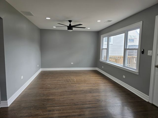 4854 S Latrobe Avenue, Chicago, IL 60638