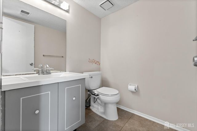 496 Westgate Drive, Edison, NJ 08820