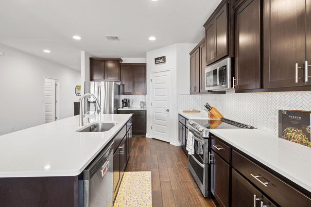 380 Capstone RD, Liberty Hill, TX 78642