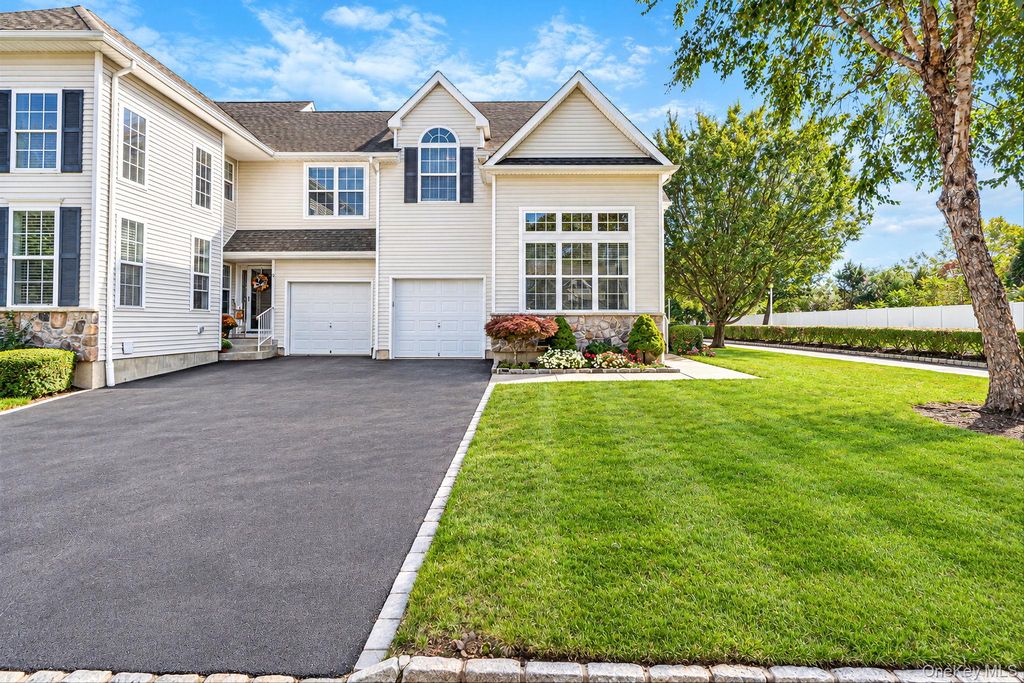 1 Grand Canyon Court, Bohemia, NY 11716 — exterior