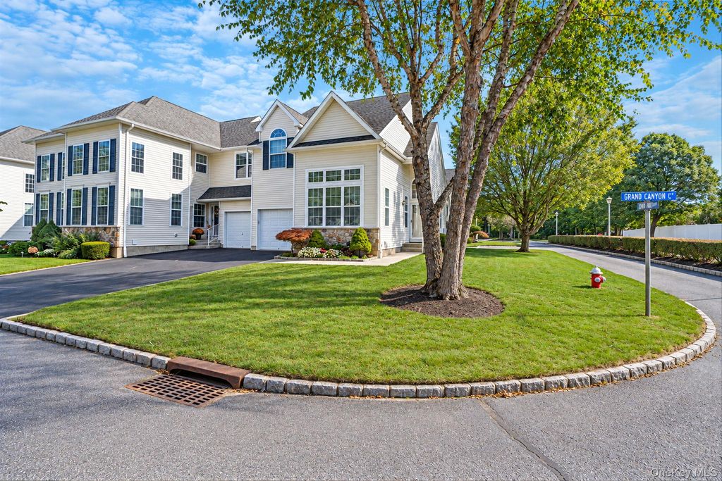 1 Grand Canyon Court, Bohemia, NY 11716 — photo 3