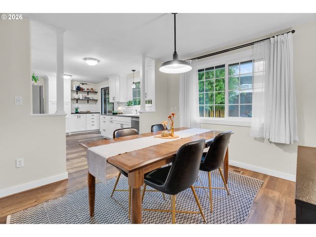 18370 FRANKLIN Way, Gladstone, OR 97027