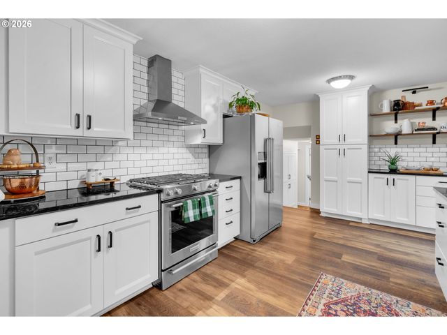 18370 FRANKLIN Way, Gladstone, OR 97027