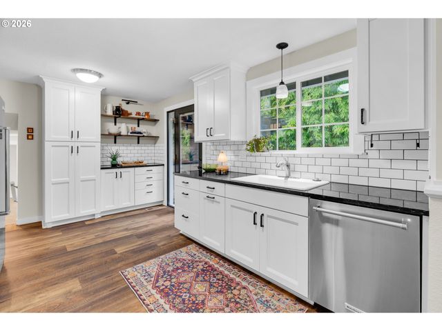 18370 FRANKLIN Way, Gladstone, OR 97027