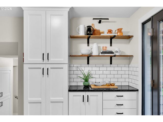 18370 FRANKLIN Way, Gladstone, OR 97027