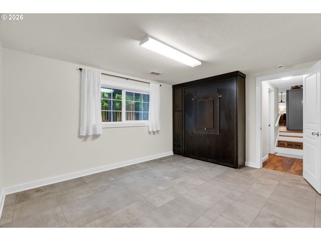 18370 FRANKLIN Way, Gladstone, OR 97027